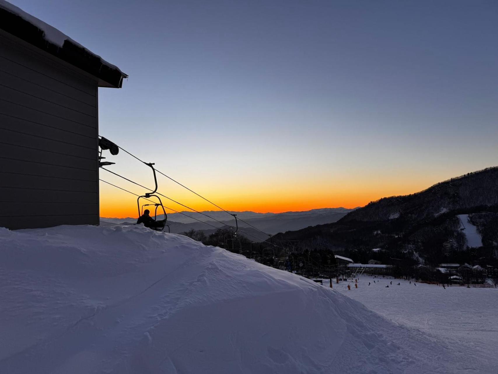 Snowfall Meteor 飛雪流星 Kaminoyama Exteriör bild